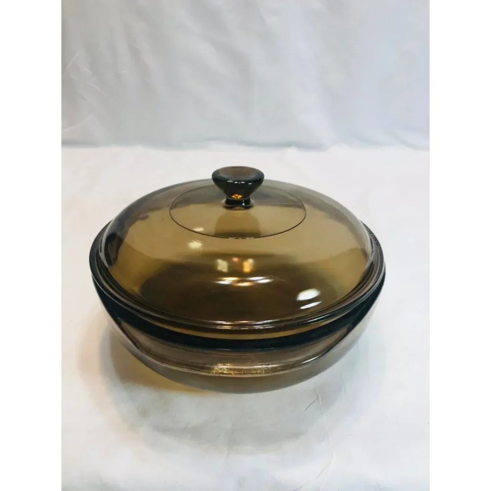 Vintage 1980’s Pyrex Visionware 023 1.5 qt. Amber covered dish with 623C lid.